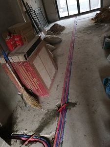 暖气片管道施工